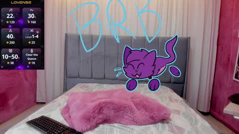 Maddy Please help me with your thumbs up its important online show from December 14, 2024, 11:45 pm