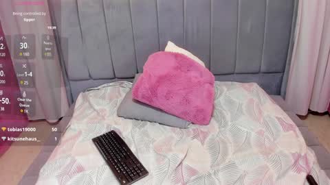 Maddy Please help me with your thumbs up its important online show from December 26, 2024, 11:13 pm