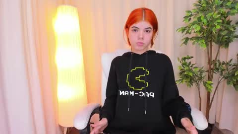 Maddy Please help me with your thumbs up its important online show from February 19, 2025, 7:17 am