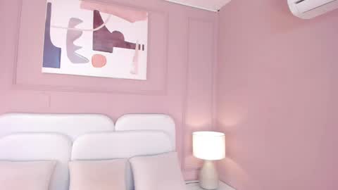 Maddy  online show from January 17, 2025, 11:27 am