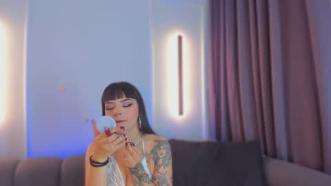 Maddy  online show from September 10, 2025, 7:58 pm