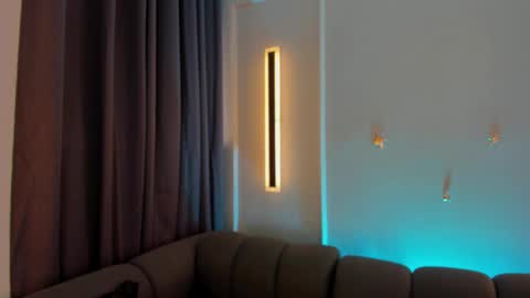 Maddy  online show from September 17, 2025, 7:37 pm