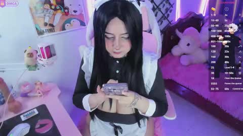 Maddy Foox online show from November 7, 2025, 2:17 pm