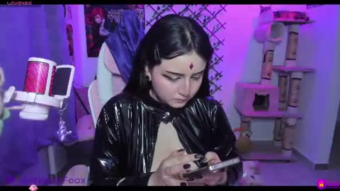 Snapshot of maddyfoox chatting on June 27, 2026, 11:43 pm Maddy Foox online show from June 27, 2026, 11:43 pm