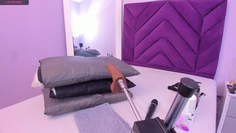 maddyjohnsonn online show from January 20, 2025, 3:37 am