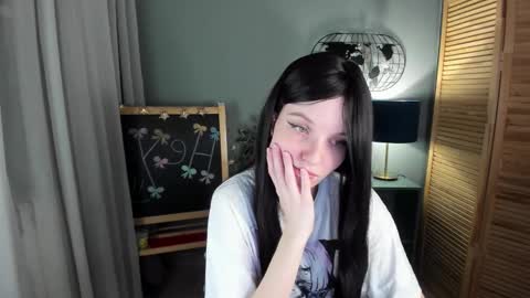 madelaines online show from November 18, 2025, 9:36 am