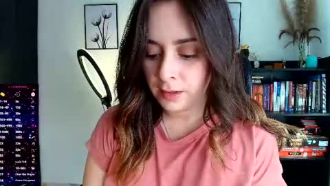 Snapshot of madelamee chatting on July 8, 2026, 5:06 pm madelamee online show from July 8, 2026, 5:06 pm