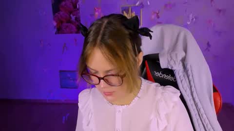 Madeline online show from November 17, 2025, 6:57 pm