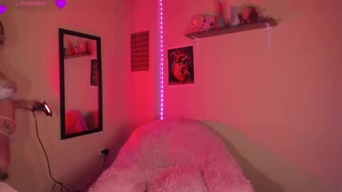 Madeline  online show from December 13, 2024, 3:16 am