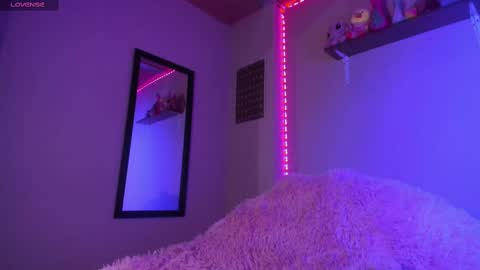 Madeline  online show from December 28, 2024, 3:47 am