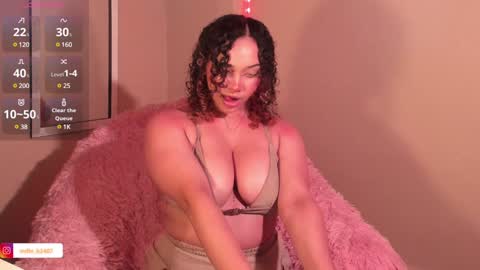 Madeline  online show from January 17, 2025, 11:18 pm