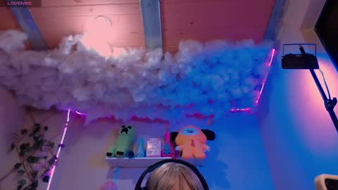 Madeline  online show from October 25, 2025, 4:20 am