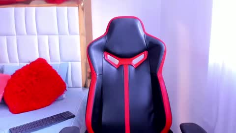 Madeline online show from February 6, 2025, 10:53 pm