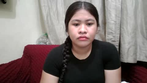 madelline2001 online show from June 14, 2026, 9:11 am