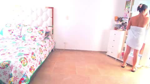 madelyn roses online show from December 4, 2024, 4:16 pm