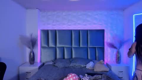 MADISON  online show from October 10, 2025, 11:42 am