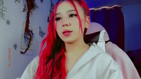 Snapshot of madison_x17 chatting on December 1, 2024, 9:37 pm madso x17 online show from December 1, 2024, 9:37 pm