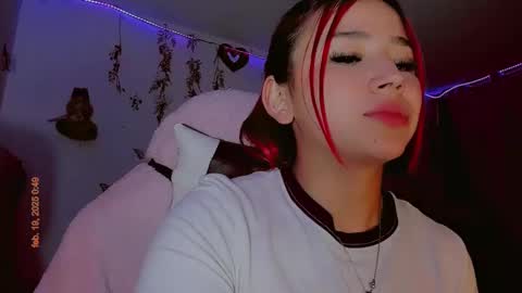 Snapshot of madison_x17 chatting on February 19, 2025, 5:49 am madso x17 online show from February 19, 2025, 5:49 am