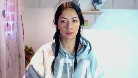 Madison Cambel online show from December 10, 2024, 1:33 pm