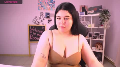 madisonmongomery online show from December 4, 2024, 6:17 pm