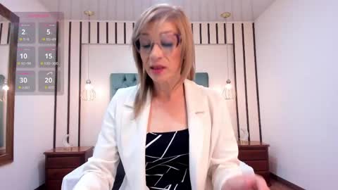 Snapshot of madissonlow chatting on May 4, 2026, 11:39 am Miss Madisson online show from May 4, 2026, 11:39 am