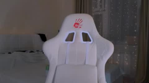 Madi Soon online show from October 31, 2025, 6:20 pm