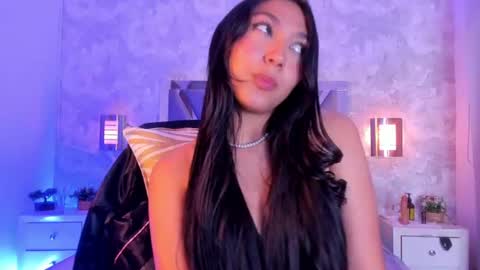 Snapshot of mady_roa chatting on July 11, 2026, 2:36 am Mady Roa online show from July 11, 2026, 2:36 am