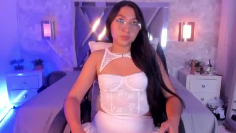 Snapshot of mady_roa chatting on July 15, 2026, 12:05 am Mady Roa online show from July 15, 2026, 12:05 am