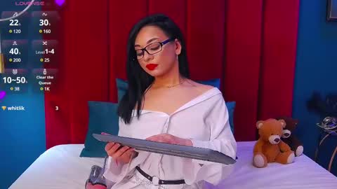 MadyLuxx online show from March 8, 2025, 8:14 pm