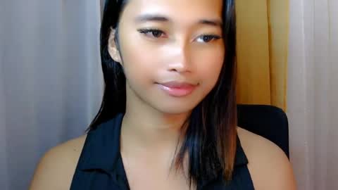Snapshot of maecums chatting on July 21, 2026, 10:17 am mae online show from July 21, 2026, 10:17 am
