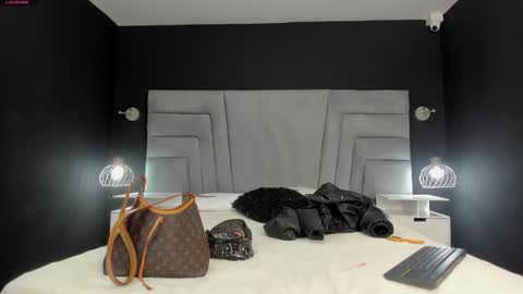 MAEE ANGELS online show from January 27, 2025, 1:48 am