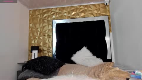 MAEE ANGELS online show from March 11, 2025, 10:53 pm