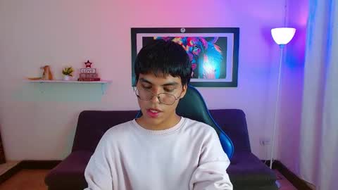 Snapshot of maegor18 chatting on May 15, 2026, 9:33 pm Maik online show from May 15, 2026, 9:33 pm