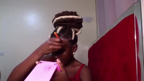 Snapshot of maelys_t chatting on May 11, 2026, 7:00 pm Maelys online show from May 11, 2026, 7:00 pm