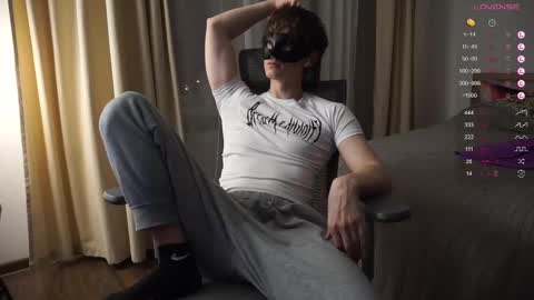 Snapshot of maestro3369 chatting on February 27, 2025, 10:09 pm Mike XMaestro 3369 online show from February 27, 2025, 10:09 pm