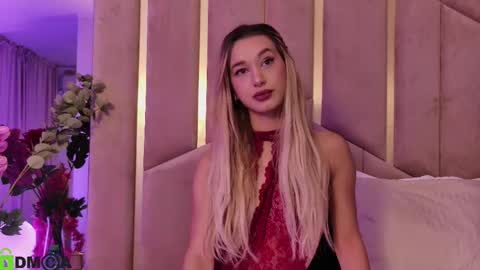 M. online show from September 25, 2025, 6:33 pm