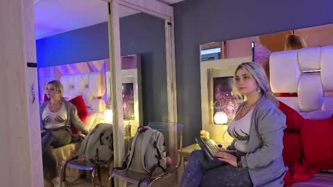 mafecosecret online show from January 12, 2026, 2:28 am