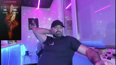 Magabear online show from November 17, 2025, 8:25 pm