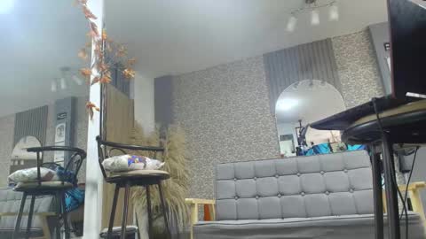 maggie_fit online show from November 16, 2025, 9:09 pm