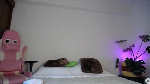 maggie online show from December 5, 2025, 4:47 pm