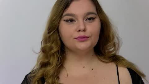 MaggieDevon online show from September 23, 2025, 11:35 am