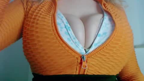 Maggie   online show from January 27, 2025, 2:20 am