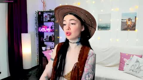 Snapshot of magic_alie chatting on January 9, 2025, 7:50 pm Magic Allie online show from January 9, 2025, 7:50 pm