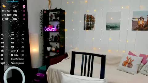 Snapshot of magic_alie chatting on January 31, 2025, 8:43 pm Magic Allie online show from January 31, 2025, 8:43 pm