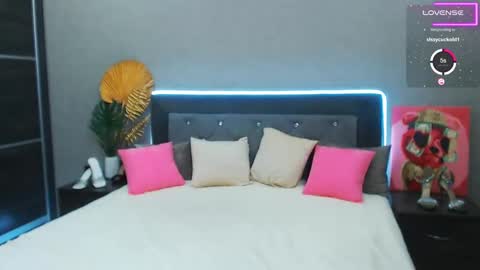 Snapshot of magic_eyes_ chatting on December 10, 2024, 7:58 am Hypnotizing online show from December 10, 2024, 7:58 am