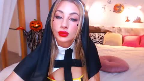 Snapshot of magic_eyes_ chatting on November 1, 2025, 2:35 am Hypnotizing online show from November 1, 2025, 2:35 am