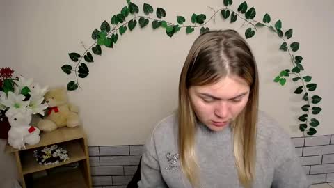 magic_katarina_ online show from December 12, 2024, 8:25 am