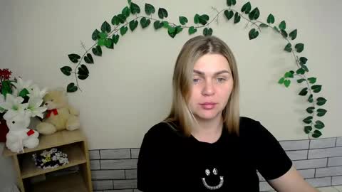 magic_katarina_ online show from December 18, 2024, 7:19 pm