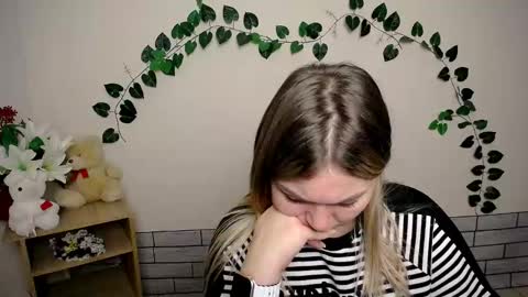 magic_katarina_ online show from December 23, 2024, 7:38 am