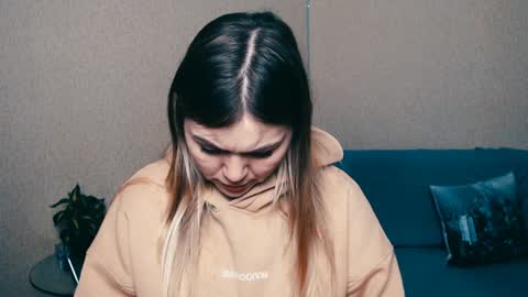 magic_katarina_ online show from January 22, 2025, 12:38 pm